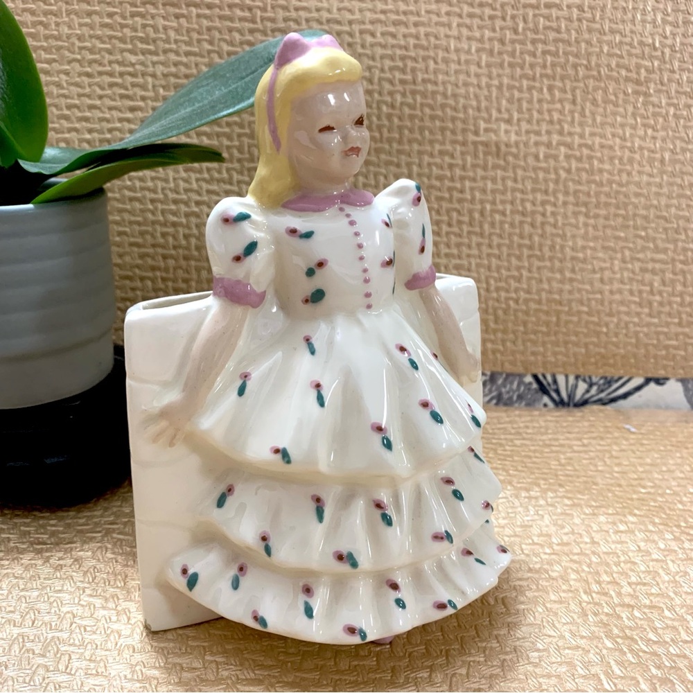 VTG ‘Patsy’ Florence ceramics planter Vase Girl Figurine